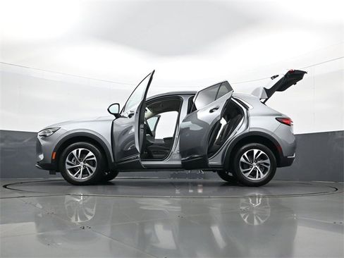 Used 2023 Buick Envision Essence image 34