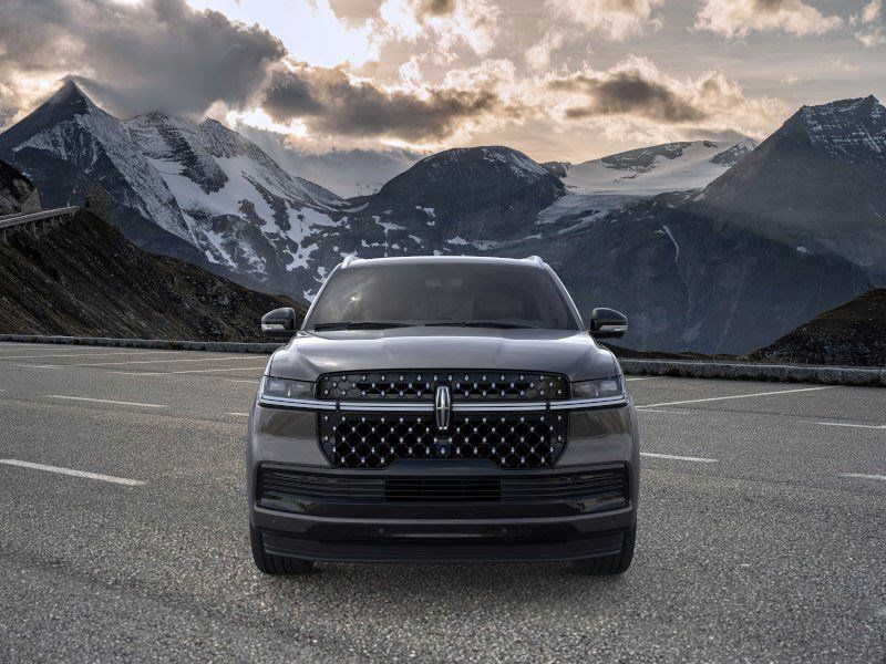 Used 2025 Lincoln Navigator Black Label AWD/4WD image 6