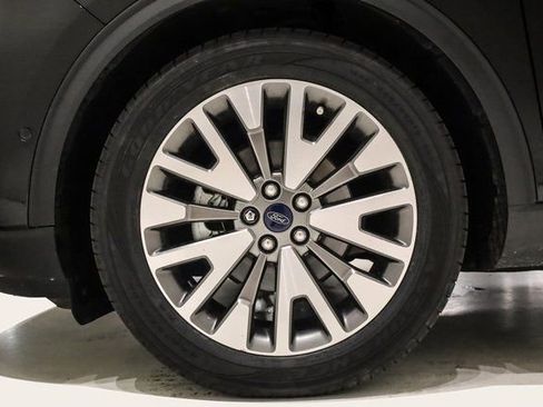 Used 2021 Ford Escape Titanium image 9