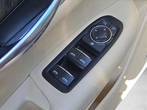 Used 2018 Cadillac XT5 FWD w/ LPO, Wheel Lock Package image 12