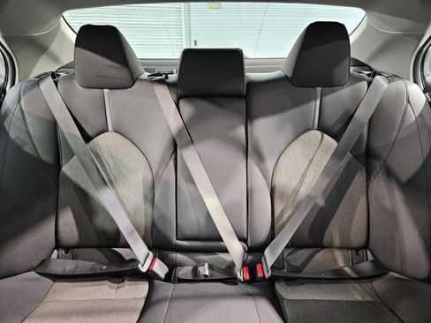 Used 2022 Toyota Camry LE image 13