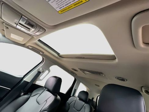 New 2025 Kia Telluride S image 23