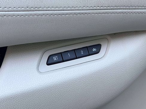 Used 2016 Cadillac Escalade Luxury AWD/4WD image 20