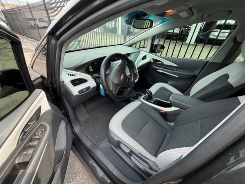 Used 2017 Chevrolet Bolt LT FWD image 5