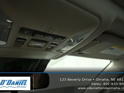 Used 2020 Toyota RAV4 XLE Premium AWD/4WD image 29