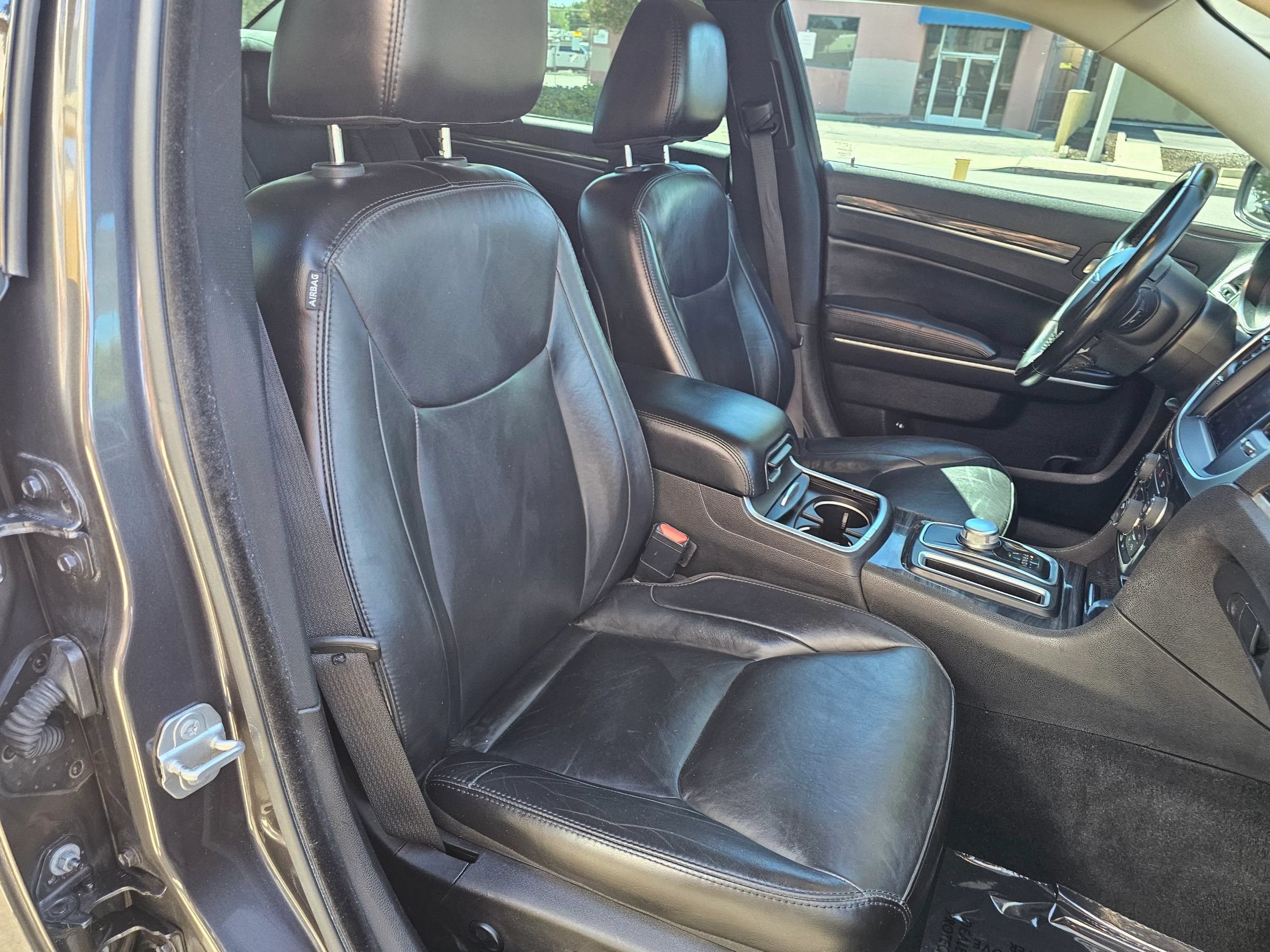Used 2021 Chrysler 300 Touring L RWD image 21