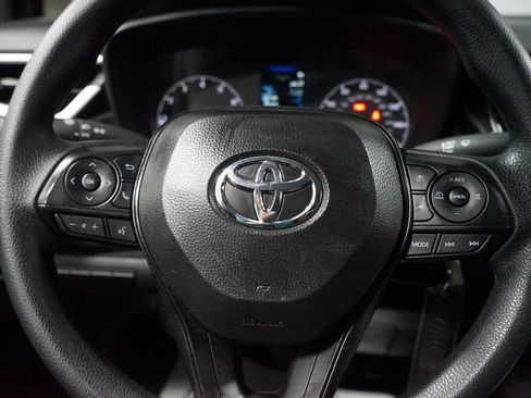 Used 2025 Toyota Corolla LE FWD image 12