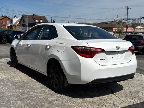 Used 2017 Toyota Corolla LE FWD image 4