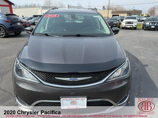 Used 2020 Chrysler Pacifica Touring-L w/ Tire & Wheel Group FWD image 8