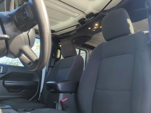 Used 2022 Jeep Gladiator Sport AWD/4WD image 13