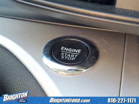 Used 2023 Ford Explorer XLT image 31