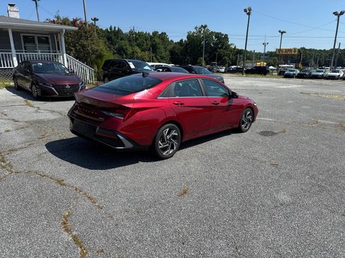 Certified 2024 Hyundai Elantra Limited FWD image 4