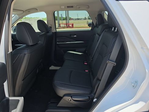 New 2026 Nissan Pathfinder SL FWD image 25