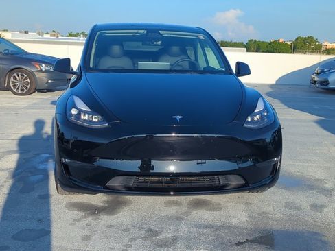 Used 2022 Tesla Model Y Performance AWD/4WD image 2