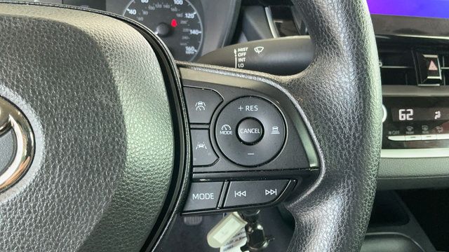 Used 2024 Toyota Corolla LE FWD image 12