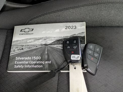 Used 2023 Chevrolet Silverado 1500 LT AWD/4WD image 16