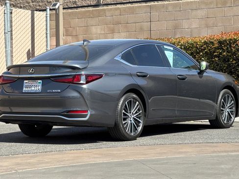 Certified 2025 Lexus ES 300h w/ Premium Package FWD image 4