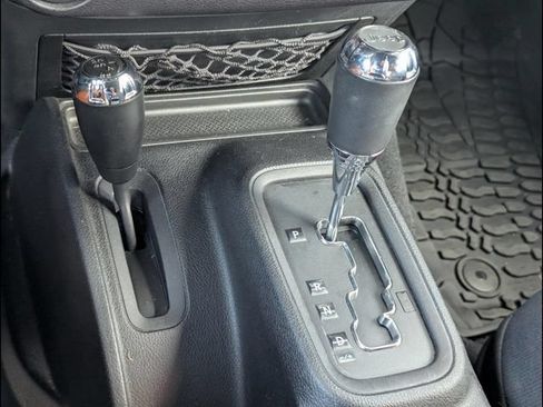 Used 2016 Jeep Wrangler Sport AWD/4WD image 12