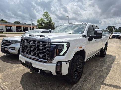 Used 2024 GMC Sierra 2500 Denali Ultimate image 1