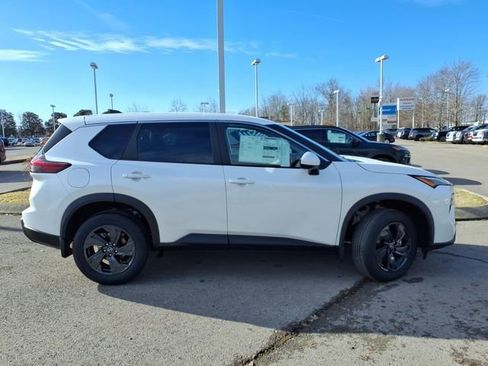New 2026 Nissan Rogue SV FWD image 2
