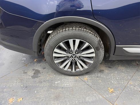 Used 2020 Mitsubishi Outlander SE image 34