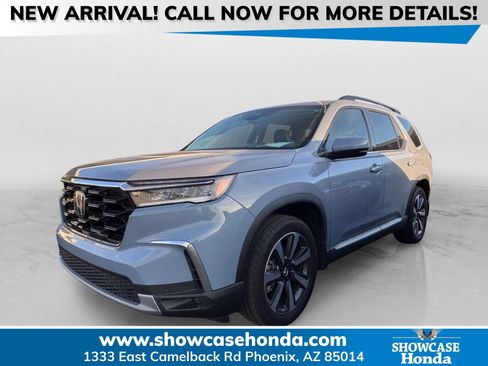 Used 2025 Honda Pilot Touring image 1
