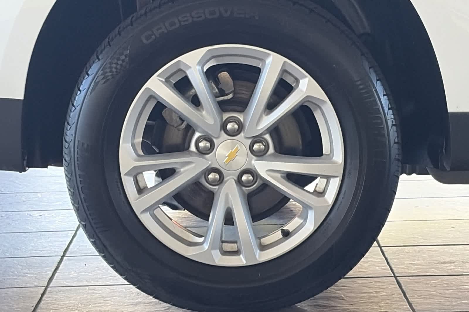 Used 2017 Chevrolet Equinox LS AWD/4WD image 28
