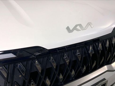 Certified 2026 Kia Carnival FWD image 28