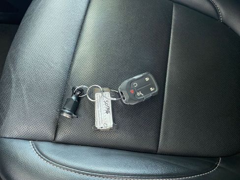 Used 2023 GMC Acadia SLT image 22