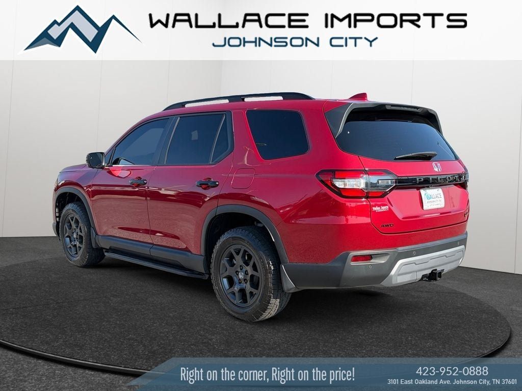 Used 2025 Honda Pilot TrailSport image 3