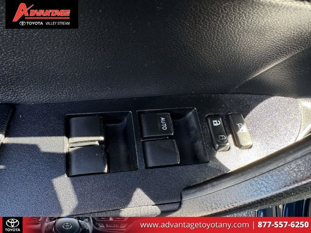 Used 2017 Toyota Corolla SE w/ Carpet Mat Package (TMS) FWD image 20