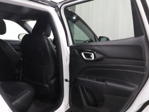 Certified 2023 Jeep Compass Latitude w/ Sun and Sound Group AWD/4WD image 13