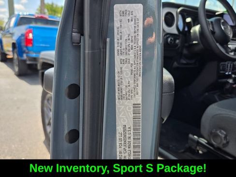 Certified 2025 Jeep Wrangler Sport AWD/4WD image 19