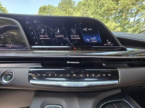 Used 2022 Cadillac Escalade ESV Premium Luxury w/ Performance Package image 47