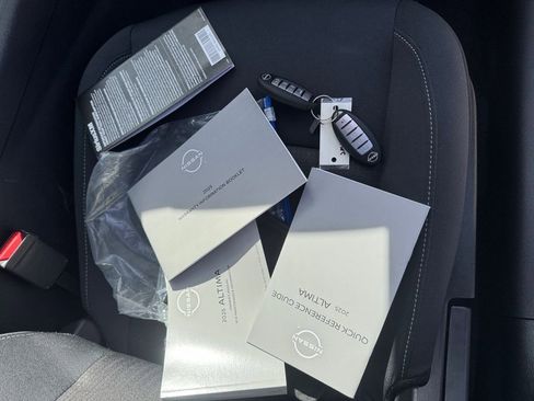 Used 2025 Nissan Altima 2.5 S image 28