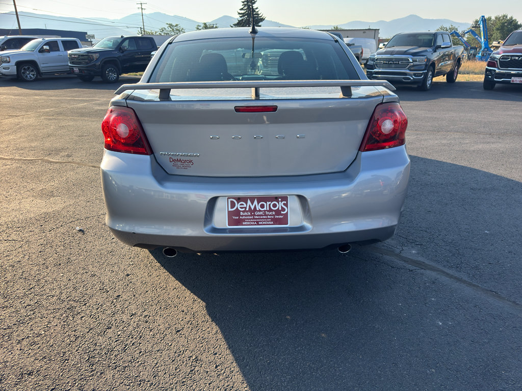 Used 2013 Dodge Avenger SXT w/ Blacktop Pkg FWD image 3