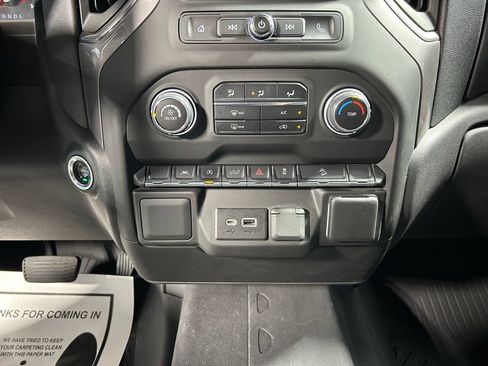 Used 2022 Chevrolet Silverado 1500 Custom Trail Boss AWD/4WD image 30