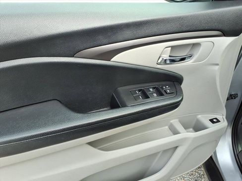 Used 2020 Honda Pilot LX image 11