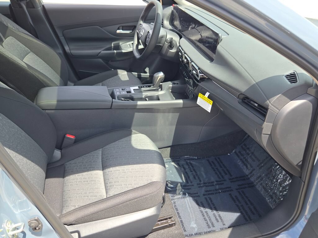 Used 2026 Nissan Sentra SV w/ SV Convenience Package FWD image 4