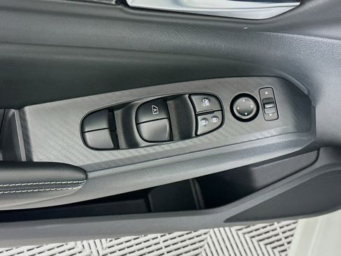 Used 2025 Nissan Altima 2.5 SV image 15