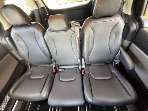 Used 2026 Kia Carnival FWD image 41