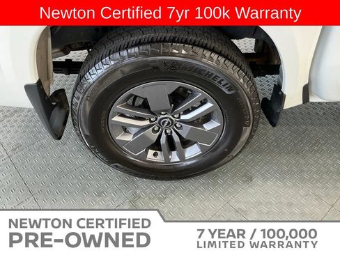 Used 2025 Nissan Frontier SV w/ SV Convenience Package RWD image 43