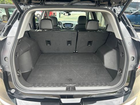 Used 2024 GMC Terrain SLT image 35