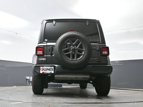 Used 2025 Jeep Wrangler Unlimited Sport AWD/4WD image 56