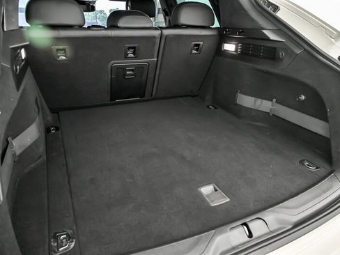 Used 2018 Maserati Levante image 37