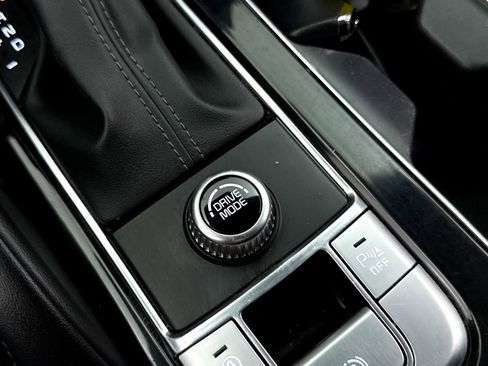 Used 2022 Kia Telluride LX FWD image 8