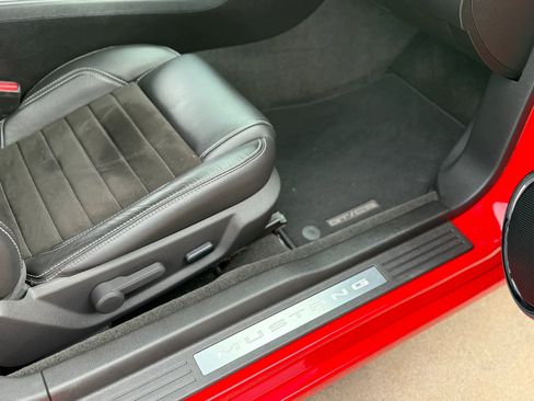 Used 2013 Ford Mustang GT Premium RWD image 47