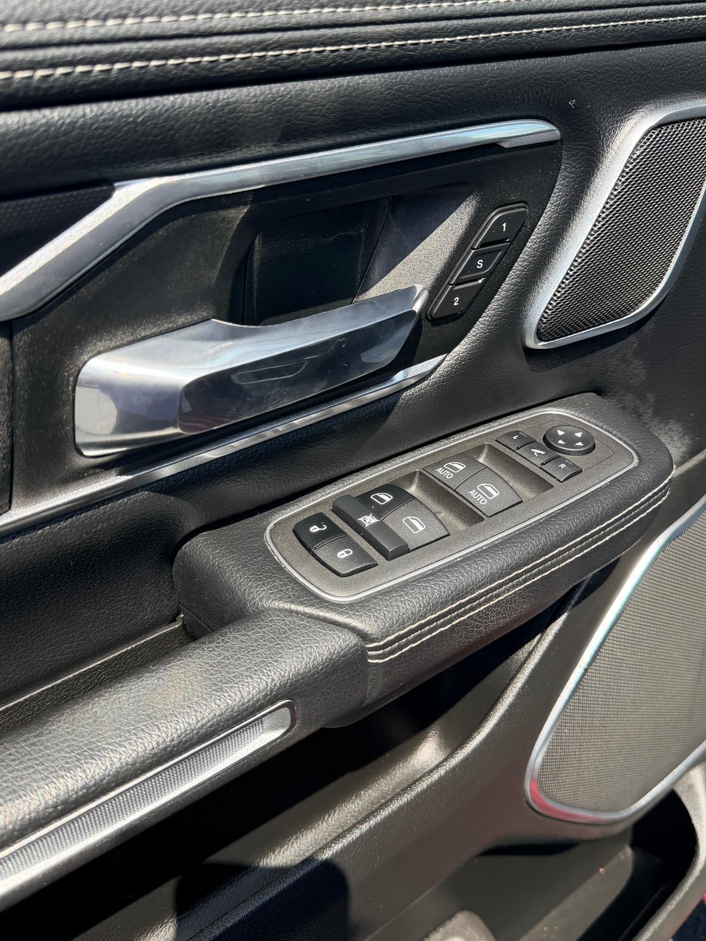 Used 2022 RAM 1500 Laramie AWD/4WD image 12