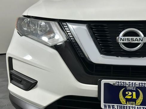 Used 2017 Nissan Rogue S w/ S Appearance Package image 6