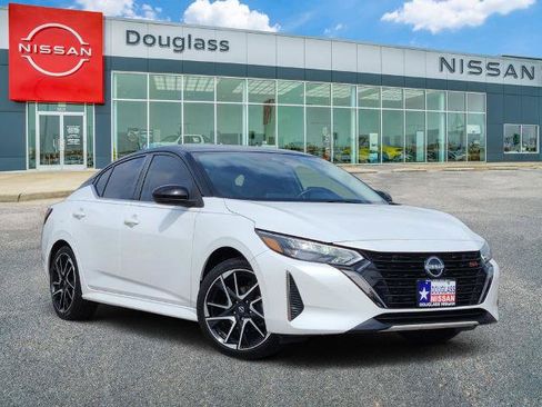 Certified 2024 Nissan Sentra SR FWD image 1